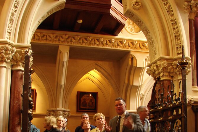 1.5-hour Oxford City and University Walking Tour - Trinity College: the blue gates meet the real vibe