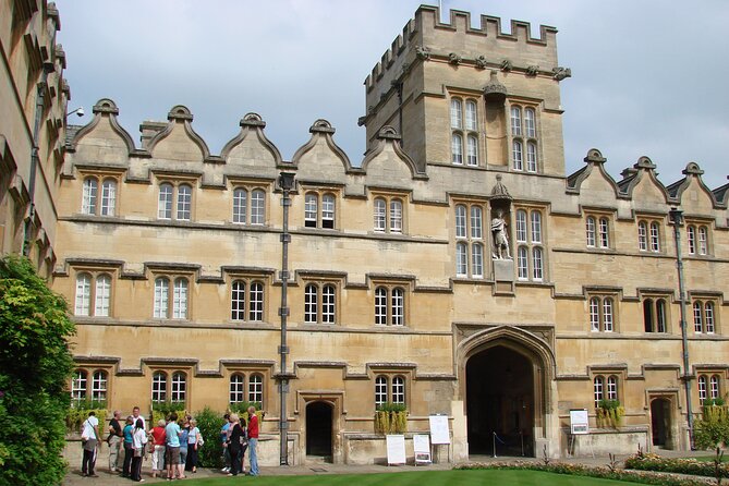 1.5-hour Oxford City and University Walking Tour - Logistics that make the tour feel easy
