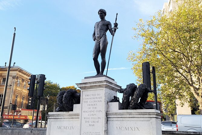 2 Hour Walking Tour from Buckingham Palace to Big Ben - The King George VI and Queen Elizabeth Memorial Stop