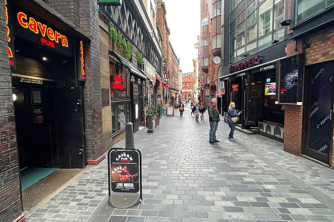 2 hours Best of the Beatles Highlights Taxi Tour of Liverpool - What to Expect From the Fast-Paced Pacing