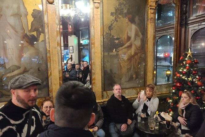 3-Hour Historic Pub Experience in London - Getting started at The Blackfriar, and how the route feels