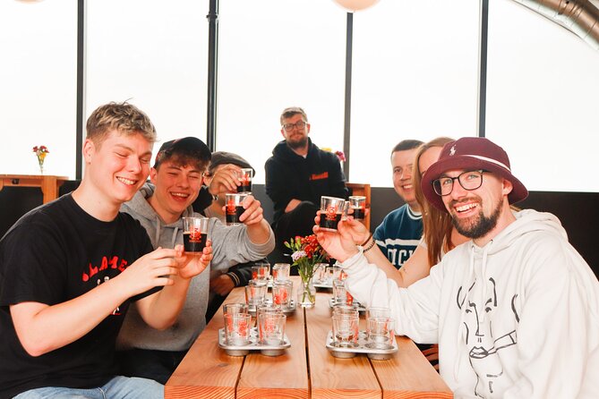 3 Locks Brewing Company Tour and Tasting Experience in Camden - The first stop: welcome beer and a guided tasting flight