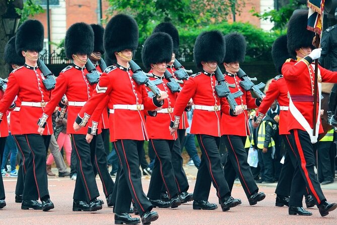 4-Hour Private Guided Tour of London on a Classic Itinerary - Price and Logistics: what your money includes, and what it does not