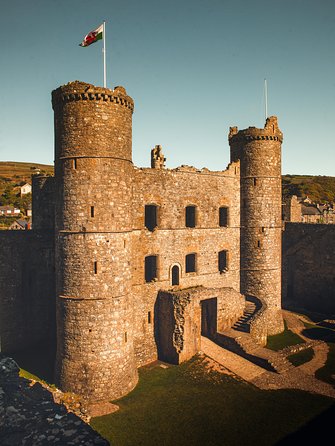 5-Day Discover Wales Small-Group Tour from London - Day 4: Pembrokeshire Coast National Park to St Davids and Pembroke walls