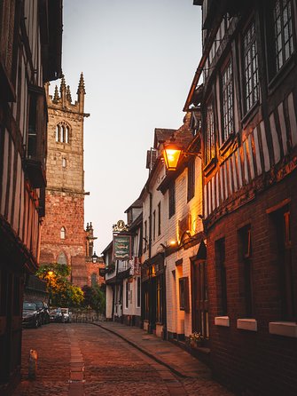 5-Day Heart of England, Wales & Yorkshire Small-Group Tour from London - Day 3: Buxton thermal springs and Chatsworth House without rushing the garden