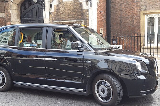 A Royal London Private Taxi Tour - Tower of London: the photo stop with real consequences
