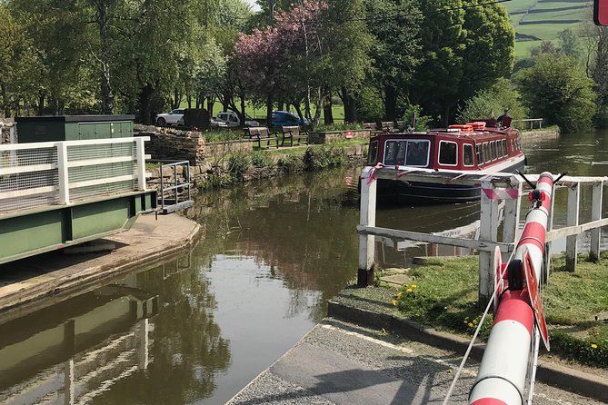 Afternoon Tea Cruise in North Yorkshire - The on-board bar: adults only, and it changes the vibe