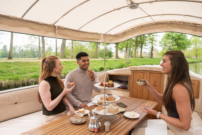 Afternoon Tea Sightseeing River Cruise in Oxford - Through Iffley Lock: The Most Practical Scenic Stop