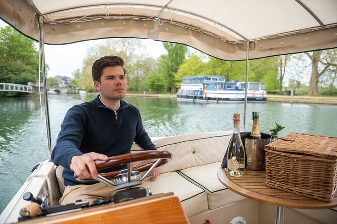 Afternoon Tea Sightseeing River Cruise in Oxford - Past Iffley Into the Water Meadows: Calmer River, Wildlife Chances