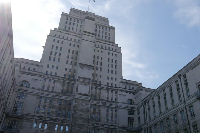Agatha Christie London Walking Tour - The 2-hour route, timing, and the fast walking reality