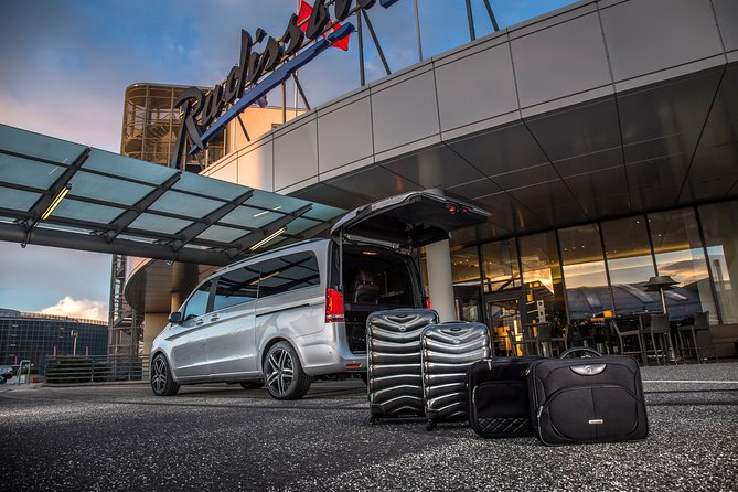 Airport Taxi Service | Nottinghamshire to London Heathrow Airport - What to expect when the chauffeur meets you