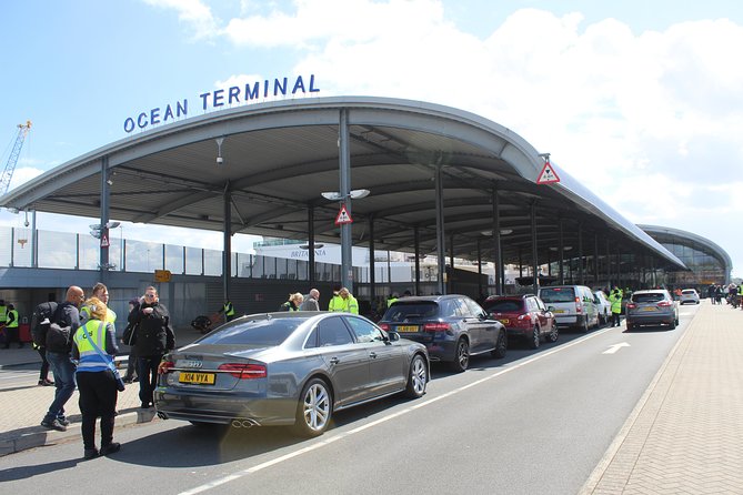 Arrival / Departure Private Transfer Heathrow Airport to Southampton Cruise Port - Luggage, oversized items, and holiday surcharges