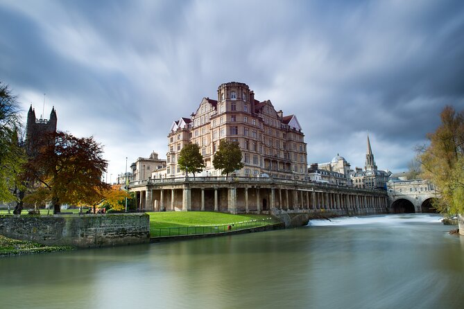 Bath and Cotswolds Guided Tour from London - Morning logistics: meeting point and getting seated fast