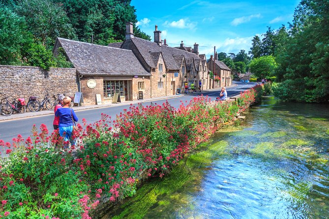 Bath and Cotswolds Guided Tour from London - Cotswolds villages: Burford and Bourton-on-the-Water photo time