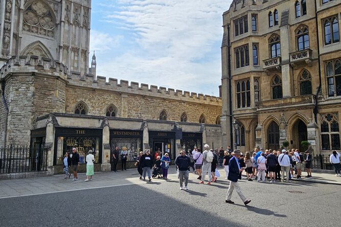 Best of Westminster Abbey with Upper Gallery & Buckingham Palace - Stop 2: Westminster Abbey main highlights with Blue Badge guidance