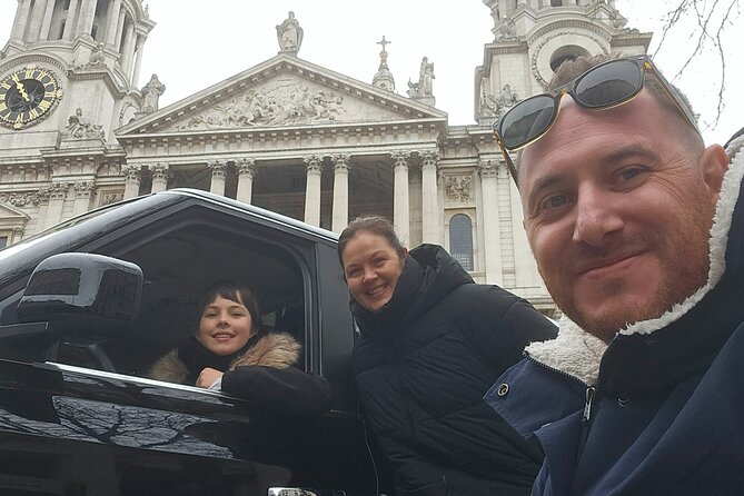 Billy's Black Cab Tour of London - Downing Street and Trafalgar Square, where London pivots to public life