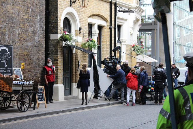 Bridget Jones Walking Tour of Locations - A 2-hour Bridget Jones walk that actually feels like London