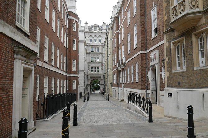 Bridget Jones Walking Tour of Locations - Price and value: $24.68 for a guide-led film walk you can trust