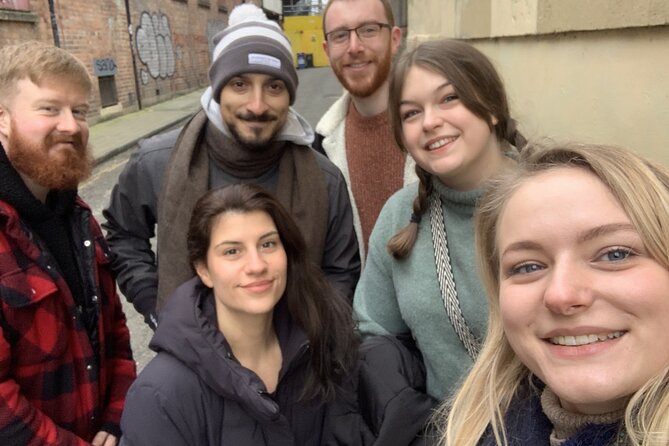 Bristol Street Art: Banksy Exploration Game and Tour - Group size and booking if you’re coming with friends