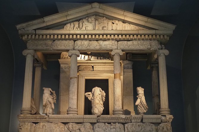British Museum In-Depth Private Guided Tour - How your guide turns scattered rooms into one timeline