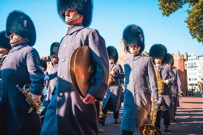 British Royalty walking tour including The Changing Of The Guard! - How the 10:00 a.m. Ritz Start Makes This Tour Work
