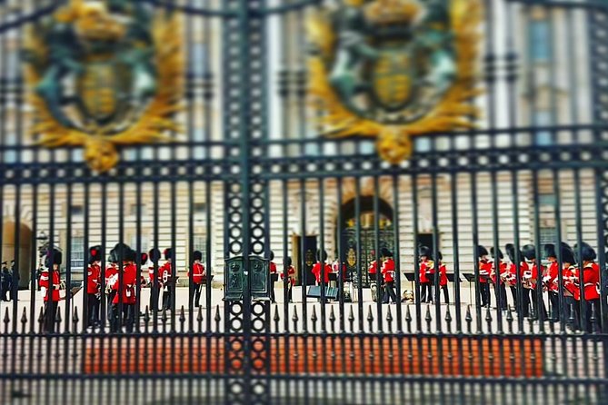 British Royalty walking tour including The Changing Of The Guard! - The Royal House Stop: Where Charles and Camilla Live, Pointed Out