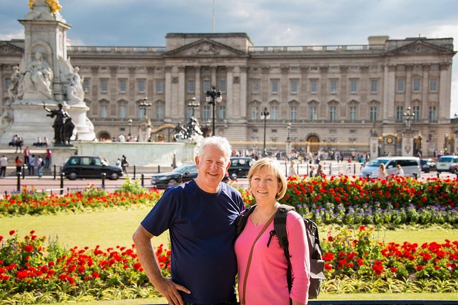 Buckingham Palace & Afternoon Tea Sightseeing Tour with PG Tips - Afternoon tea on the tea bus: what’s included and how to get the best version of it