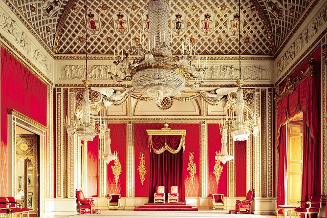 Buckingham Palace and Windsor Castle Escorted Tour from London - Windsor Castle at your pace, with a free multimedia tour