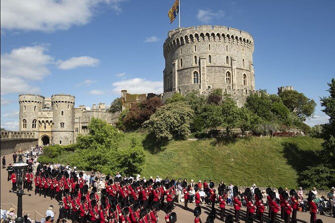 Buckingham Palace and Windsor Castle Escorted Tour from London - St George’s Chapel: the royal wedding site and the tombs