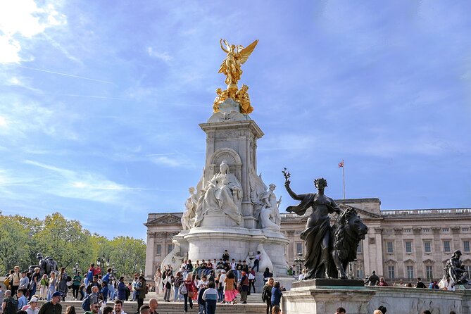 Buckingham Palace: Walking Tour with Entry & Audio Guide - From St James Square to The Mall: why the walk matters