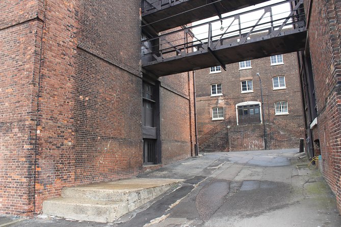 Call the Midwife Location Tour in Chatham - Logistics that can make or break the day