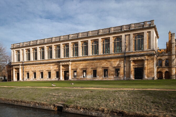 Cambridge - Shared Punting Tour - The 50-Minute Route: Nine Bridges and the College Backs