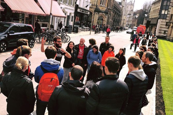 Cambridge University Walking Tour by Alumni™ Kings College Option - Entering Cambridge with an alumni guide at King’s College
