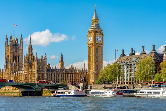 Changing of Guards, Big Ben, Tower of London, Beefeaters & Cruise - Guides and audio headsets: why you’ll follow the story