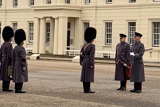 Changing of the Guard at Buckingham Palace Experience - What happens after the ceremony near Buckingham Palace