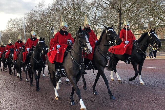Changing of the Guard Guided Walking Tour in London - The route stretch that keeps you connected to the ceremony