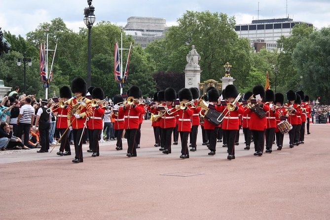 Changing of the Guard Guided Walking Tour Semi-Private 12ppl Max - When the Guard cancels: the wet-weather reality and how to handle it