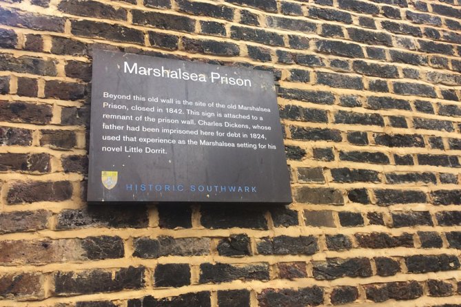 Charles Dickens Private Walking Tour - The Old Curiosity Shop, Fleet Street, and Lincoln’s Inn Fields: where characters can feel real