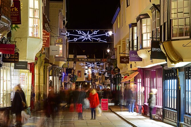 Christmas Guided Walking Tour in York - Shambles Market and the medieval Christmas shopping vibe