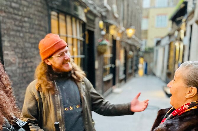 Christmas Lights and Markets Guided Walking Tour with Mulled Wine - From Covent Garden to Trafalgar Square: finishing strong