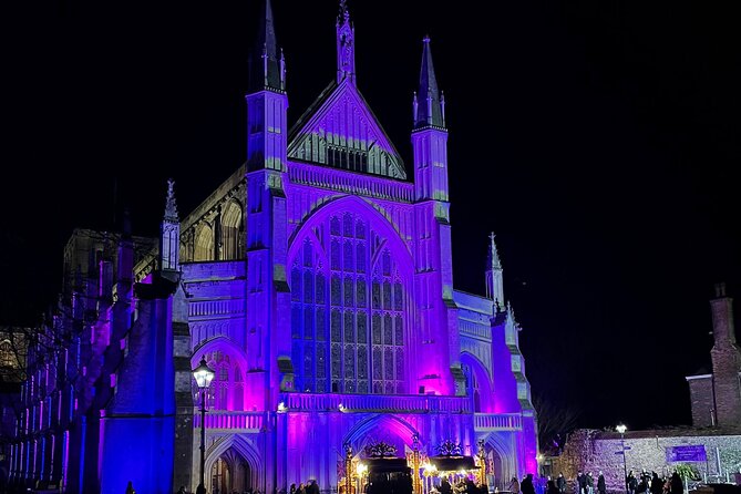 Christmas Mulled Wine Walk of Winchester - Stop 4: A Victorian architecture moment lit up for Christmas