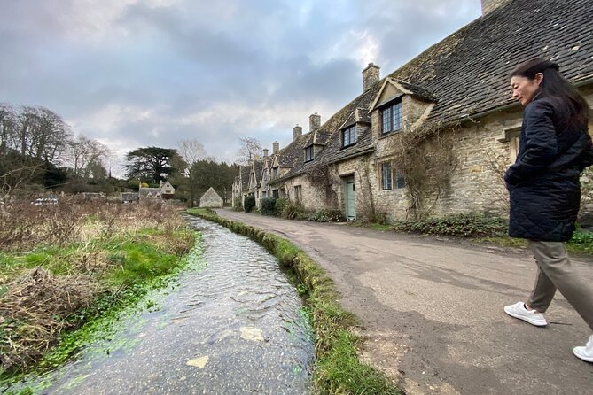 Cotswolds Day Trip from London with Optional Village Lunch - Swan Hotel pub lunch: what the optional two-course meal adds