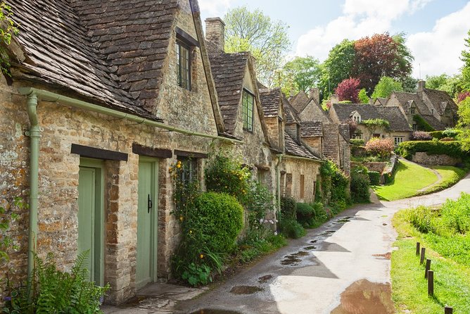 Cotswolds Small Group Tour from London - Burford: the gateway town, River Windrush valley, and shop time