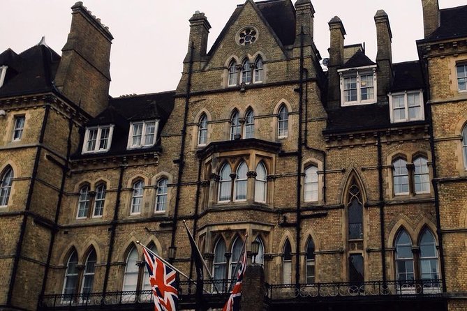 Cotswolds Villages and Oxford Full Day Tour from London - Bus Comfort and Group Size: A Maximum of 42 Means You Can Hear the Guide