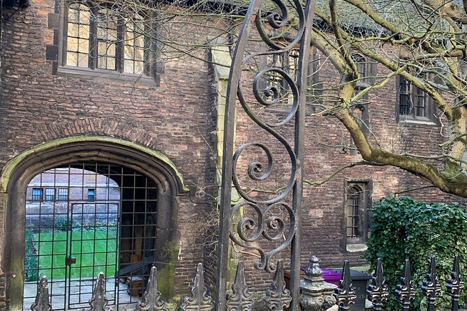 Creepy Cambridge - Cambridge's Most Entertaining Ghost Walk - Corpus Christi and Sidney Sussex: cupboards and Oliver Cromwell