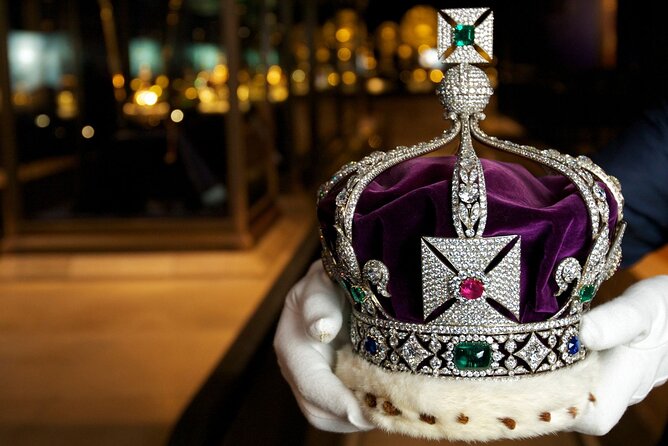 Crown Jewels of London Tour with River Cruise - Getting oriented: meeting point, coach setup, and how the audio works