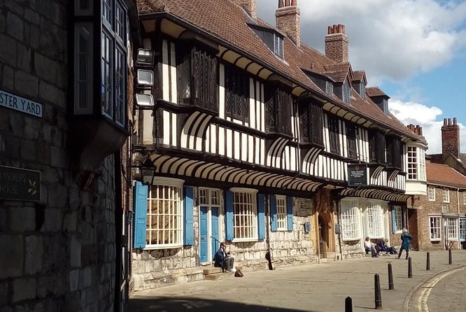Dark Tales of York. Private ghost tours. - Price Per Group: Why It Can Be Good Value
