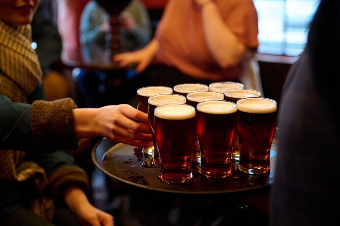 Devour London Historical Pub Tour:Traditional British Food & Ales - The guide factor: small group size makes the stories land