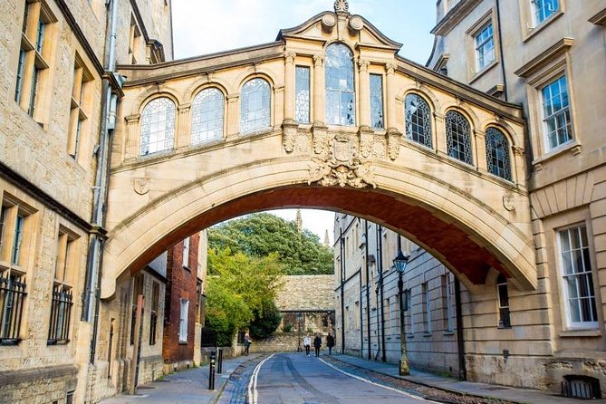 Discover Oxford and Cambridge with Guide from London by Coach - Price and Value: Is About $122.92 Worth It?
