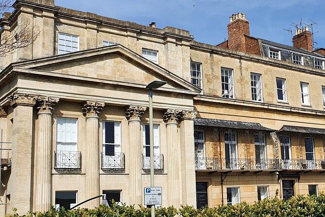 Discovering Cheltenham: A Self-Guided Audio Tour - How to keep the app from becoming the main character